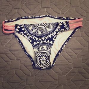 Xhiliration swim bottom